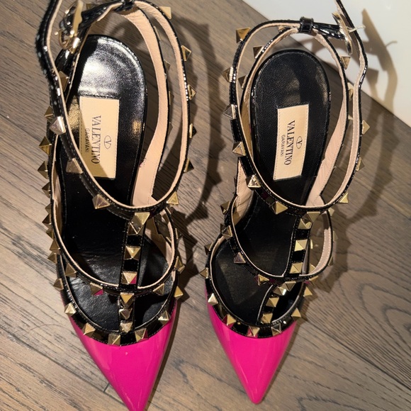 Valentino Hot Pink Patent Rockstud Caged Pump - Picture 2 of 9